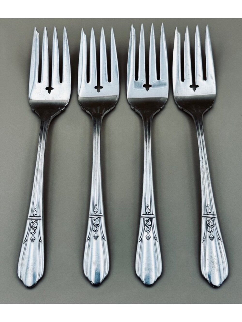 4 COUNTESS II Salad Forks Simeon L & George H Rogers Silverplate Oneida